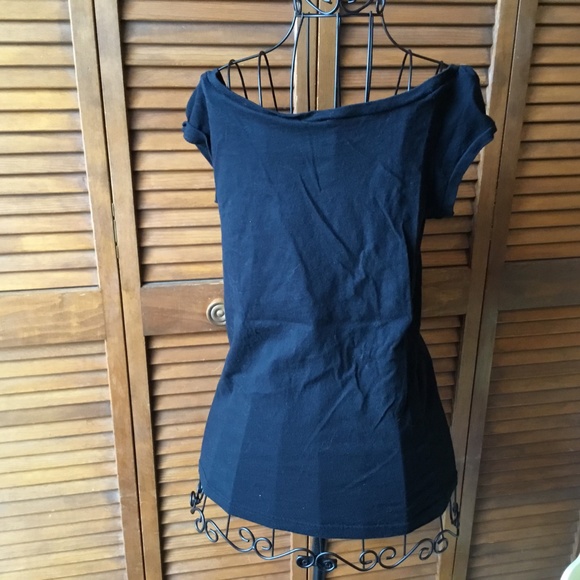 ROXY LG BLACK SCOOPED NECK SHORT SLEEVE T-SHIRT - Picture 3 of 6